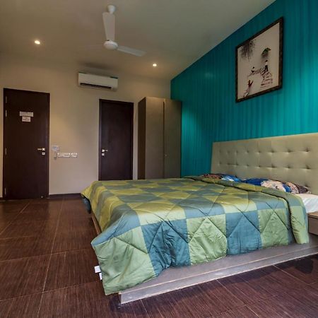 Saffronstays Aspen, Lonavala - Luxury Pool Villa With Games And Tv Room Near Bhushi Dam ภายนอก รูปภาพ