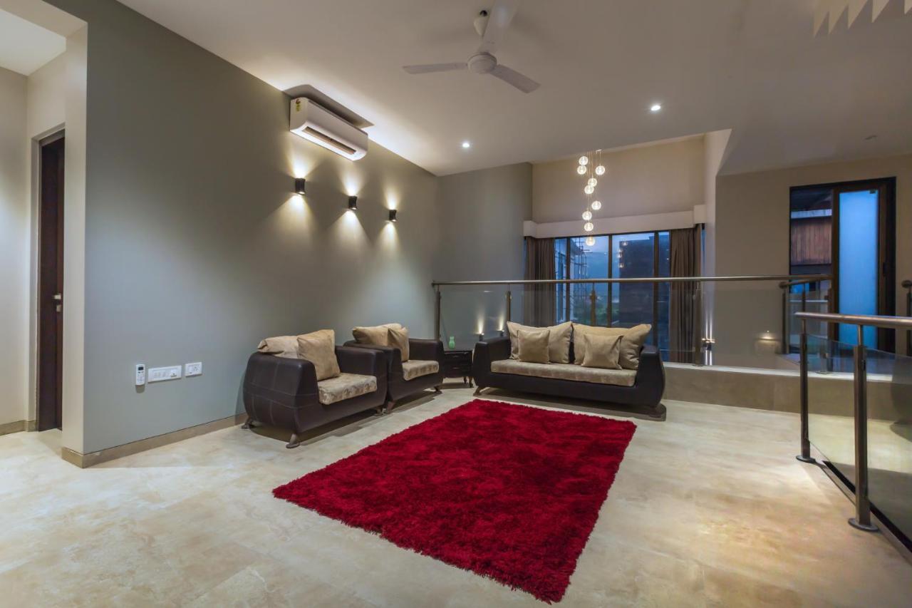 Saffronstays Aspen, Lonavala - Luxury Pool Villa With Games And Tv Room Near Bhushi Dam ภายนอก รูปภาพ