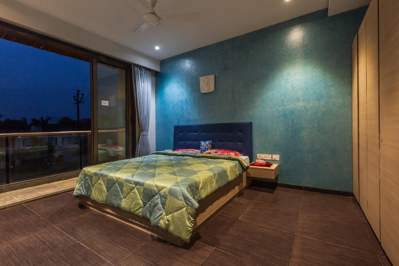 Saffronstays Aspen, Lonavala - Luxury Pool Villa With Games And Tv Room Near Bhushi Dam ภายนอก รูปภาพ