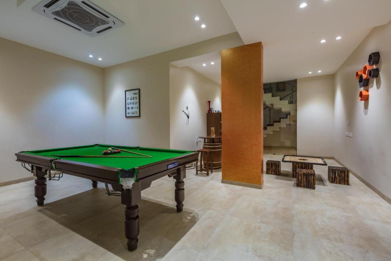 Saffronstays Aspen, Lonavala - Luxury Pool Villa With Games And Tv Room Near Bhushi Dam ภายนอก รูปภาพ