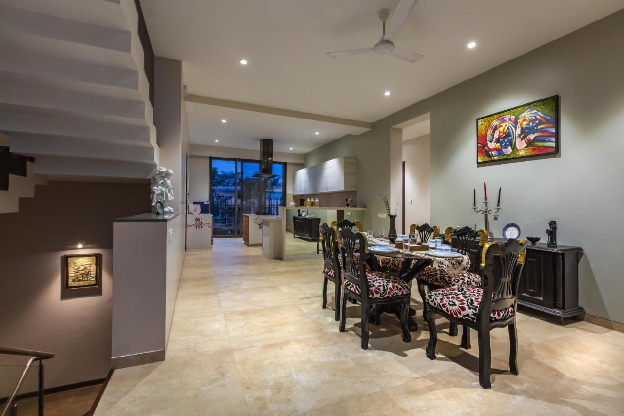 Saffronstays Aspen, Lonavala - Luxury Pool Villa With Games And Tv Room Near Bhushi Dam ภายนอก รูปภาพ